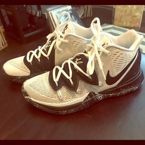 Mens or older Boys Kyrie 5 basketball shoes